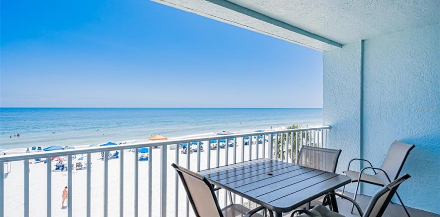 Condominio en North Redington Beach, Florida, 1 dormitorio № 2233584