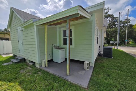 House in New Smyrna Beach, Florida 2 bedrooms, 99.78 sq.m. № 1826408 - photo 14