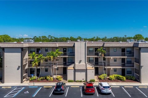 Condo in Port Charlotte, Florida, 2 bedrooms  № 1847093 - photo 27