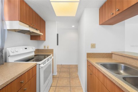 Condo in Port Charlotte, Florida, 2 bedrooms  № 1847093 - photo 10