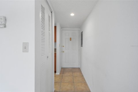Condo in Port Charlotte, Florida, 2 bedrooms  № 1847093 - photo 6