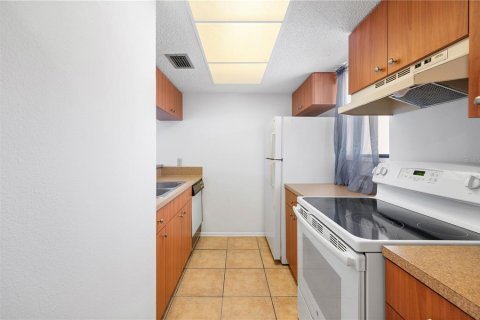Condo in Port Charlotte, Florida, 2 bedrooms  № 1847093 - photo 7