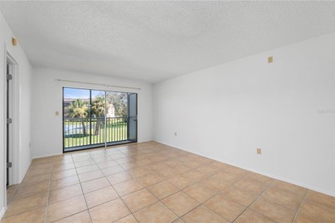 Condo in Port Charlotte, Florida, 2 bedrooms  № 1847093 - photo 11