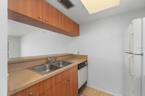 Condo in Port Charlotte, Florida, 2 bedrooms  № 1847093 - photo 8