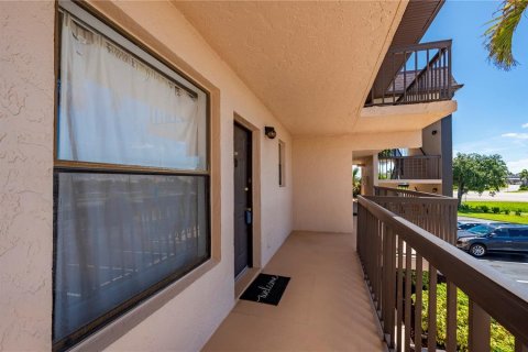 Condo in Port Charlotte, Florida, 2 bedrooms  № 1847093 - photo 1