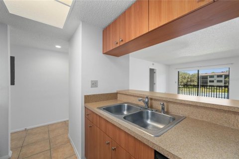 Condo in Port Charlotte, Florida, 2 bedrooms  № 1847093 - photo 9