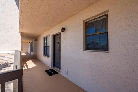 Condo in Port Charlotte, Florida, 2 bedrooms  № 1847093 - photo 5