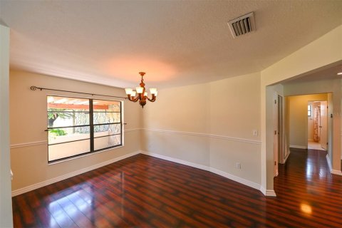 House in Tampa, Florida 4 bedrooms, 215.81 sq.m. № 1885083 - photo 15