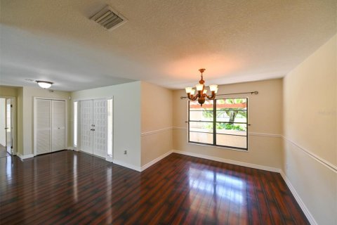 House in Tampa, Florida 4 bedrooms, 215.81 sq.m. № 1885083 - photo 8