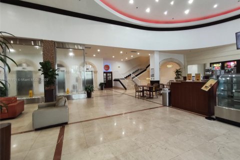 Condo in Sunny Isles Beach, Florida  № 1951665 - photo 17