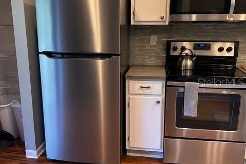Condominio en alquiler en Sarasota, Florida, 1 dormitorio, 77.02 m2 № 2157232 - foto 13