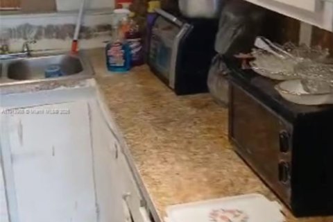 Condo in Miami, Florida, 2 bedrooms № 2019518 - photo 6