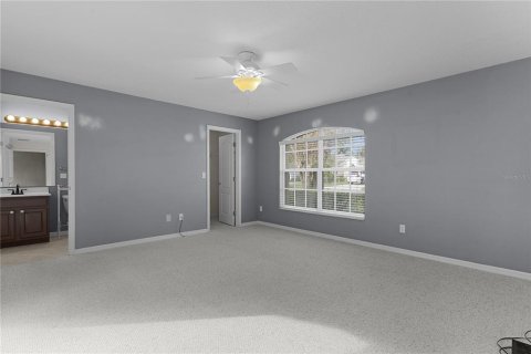 House in Clermont, Florida 2 bedrooms, 159.98 sq.m. № 1911752 - photo 22