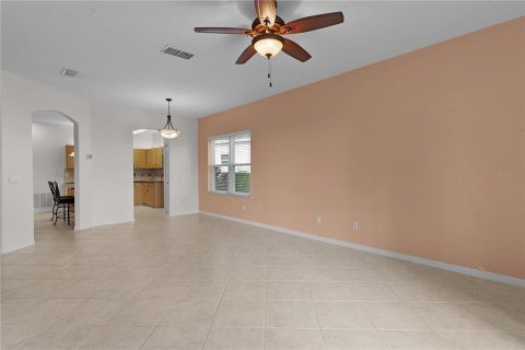 House in Clermont, Florida 2 bedrooms, 159.98 sq.m. № 1911752 - photo 13