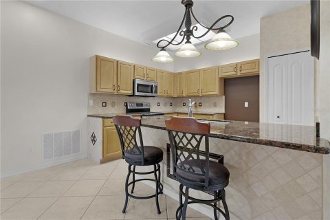 House in Clermont, Florida 2 bedrooms, 159.98 sq.m. № 1911752 - photo 9