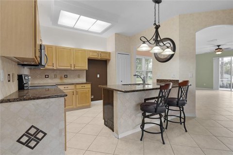House in Clermont, Florida 2 bedrooms, 159.98 sq.m. № 1911752 - photo 6