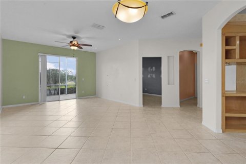 House in Clermont, Florida 2 bedrooms, 159.98 sq.m. № 1911752 - photo 16