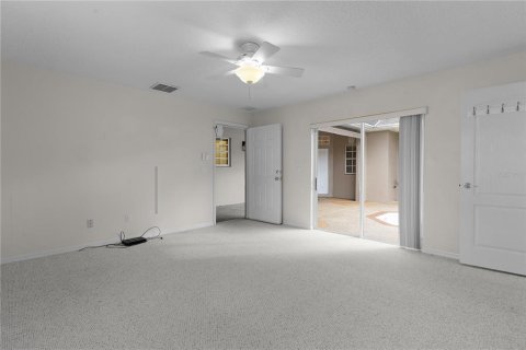 House in Clermont, Florida 2 bedrooms, 159.98 sq.m. № 1911752 - photo 27