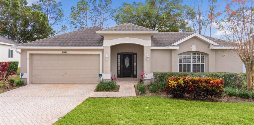 House in Clermont, Florida 2 bedrooms, 159.98 sq.m. № 1911752