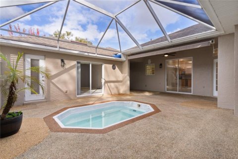 House in Clermont, Florida 2 bedrooms, 159.98 sq.m. № 1911752 - photo 5