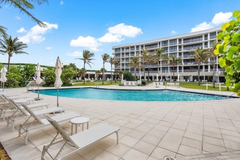 Condo in Palm Beach, Florida, 2 bedrooms  № 2400027 - photo 15