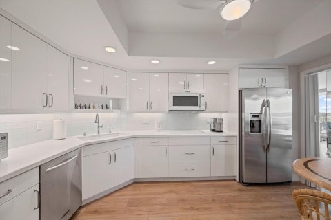 Condo in Palm Beach, Florida, 2 bedrooms  № 2400027 - photo 7