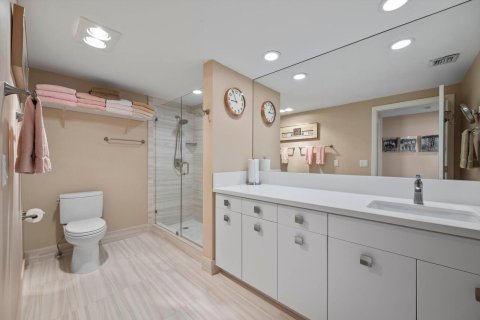 Condo in Palm Beach, Florida, 2 bedrooms  № 2400027 - photo 11