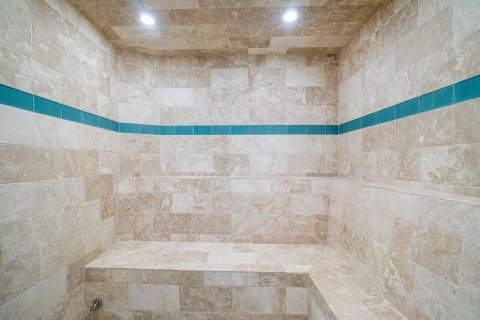 Condo in Palm Beach, Florida, 2 bedrooms  № 2400027 - photo 24