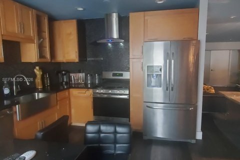 Commercial property in Miami Gardens, Florida 1 bedroom, 155.05 sq.m. № 2187798