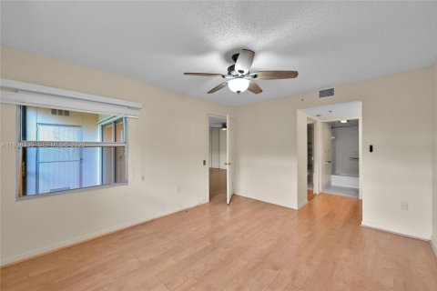 Copropriété à vendre à Pembroke Pines, Floride: 2 chambres, 95.88 m2 № 1996664 - photo 6