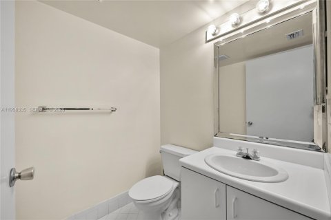 Copropriété à vendre à Pembroke Pines, Floride: 2 chambres, 95.88 m2 № 1996664 - photo 12