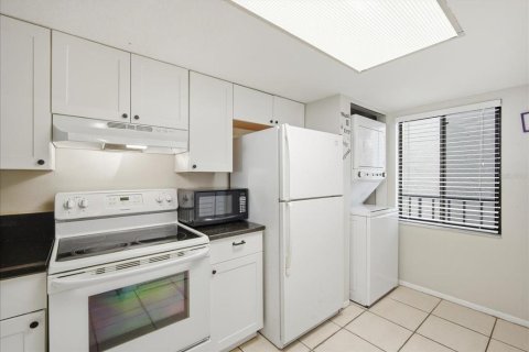 Condo in Bradenton, Florida, 2 bedrooms № 2102119 - photo 9