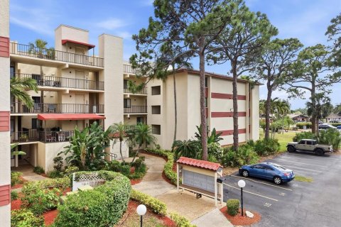 Condo in Bradenton, Florida, 2 bedrooms № 2102119 - photo 24