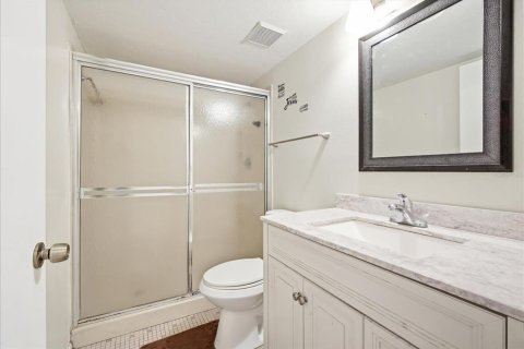 Condo in Bradenton, Florida, 2 bedrooms № 2102119 - photo 13