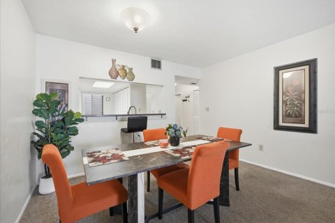 Condo in Bradenton, Florida, 2 bedrooms № 2102119 - photo 11