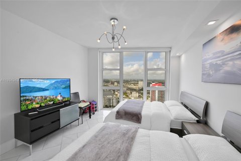 Condo in Hallandale Beach, Florida, 3 bedrooms  № 2052766 - photo 26