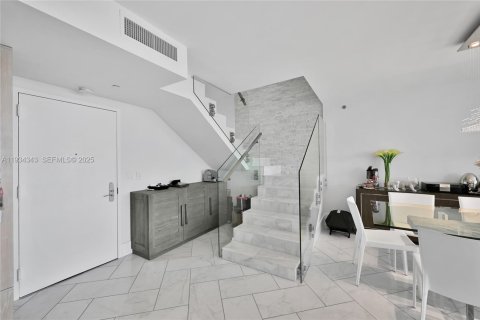 Condo in Hallandale Beach, Florida, 3 bedrooms  № 2052766 - photo 16