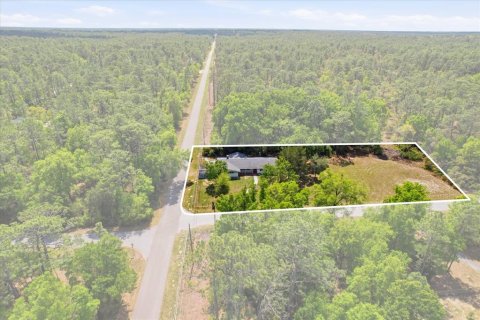 Casa en Dunnellon, Florida 5 dormitorios, 246.1 m2 № 2116650