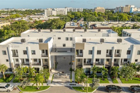 Townhouse in Fort Lauderdale, Florida 3 bedrooms, 153.2 sq.m. № 2030512