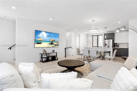 Townhouse in Fort Lauderdale, Florida 3 bedrooms, 153.2 sq.m. № 2030512 - photo 2