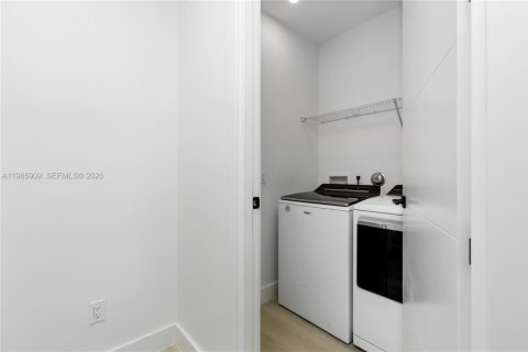 Townhouse in Fort Lauderdale, Florida 3 bedrooms, 153.2 sq.m. № 2030512 - photo 21