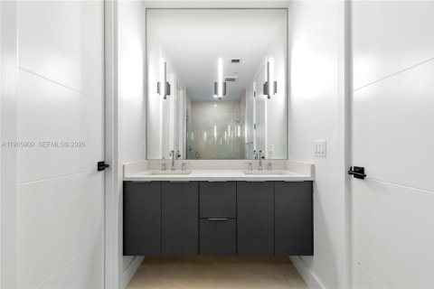 Townhouse in Fort Lauderdale, Florida 3 bedrooms, 153.2 sq.m. № 2030512 - photo 13