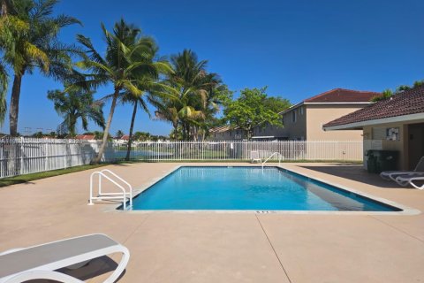 Touwnhouse à Miami, Floride 3 chambres, 117.99 m2 № 2089716