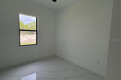 House in Lehigh Acres, Florida 3 bedrooms, 136.94 sq.m. № 2396775 - photo 18
