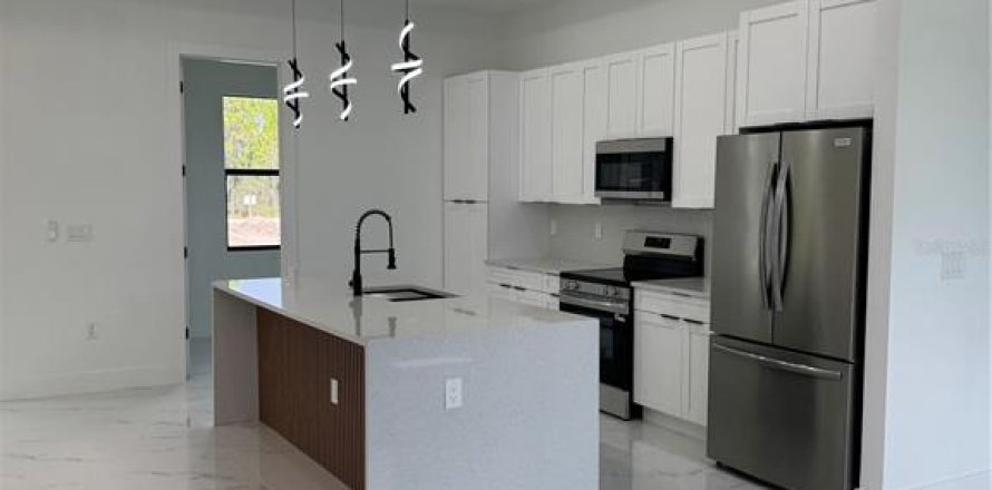 House in Lehigh Acres, Florida 3 bedrooms, 136.94 sq.m. № 2396775