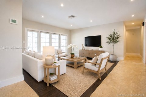 Casa en alquiler en Palmetto Bay, Florida, 5 dormitorios, 213.02 m2 № 2086906 - foto 4