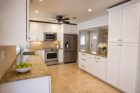 Casa en alquiler en Palmetto Bay, Florida, 5 dormitorios, 213.02 m2 № 2086906 - foto 6