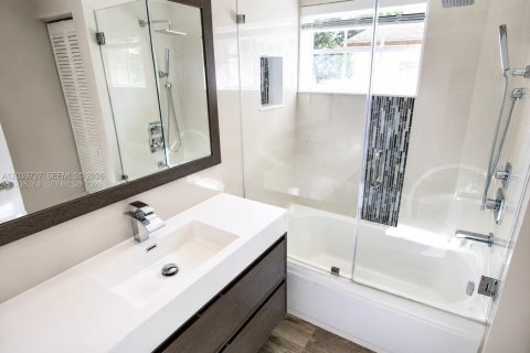 Casa en alquiler en Palmetto Bay, Florida, 5 dormitorios, 213.02 m2 № 2086906 - foto 12