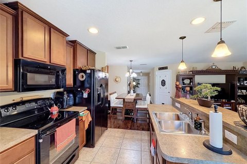 Townhouse in Sanford, Florida 3 bedrooms, 143.91 sq.m. № 2236043 - photo 2