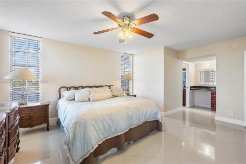 Condo in Pompano Beach, Florida, 3 bedrooms  № 2041425 - photo 24